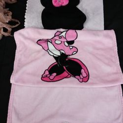 Minnie Mouse Pullover Blanket With A Hood