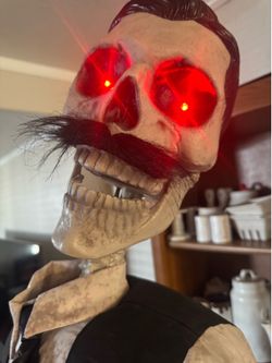 Decoration Halloween skeleton 6”ft Tall 🍻✨🍹☠️🖤💀