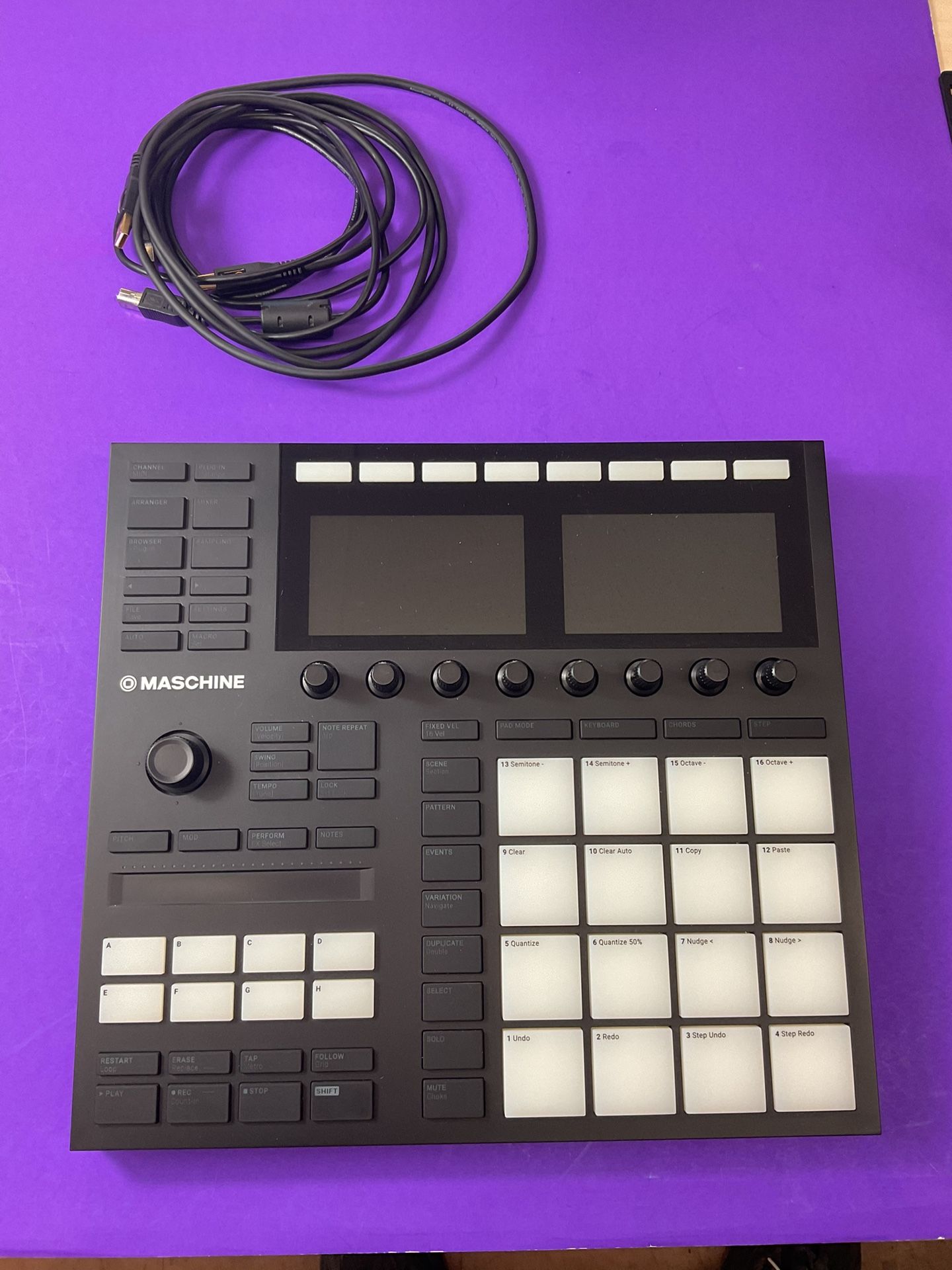 Native Instruments Maschine MK3 – Professional Groove Production Controller