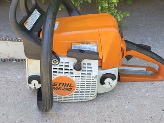 Stihl MS 250 Gas Chainsaw