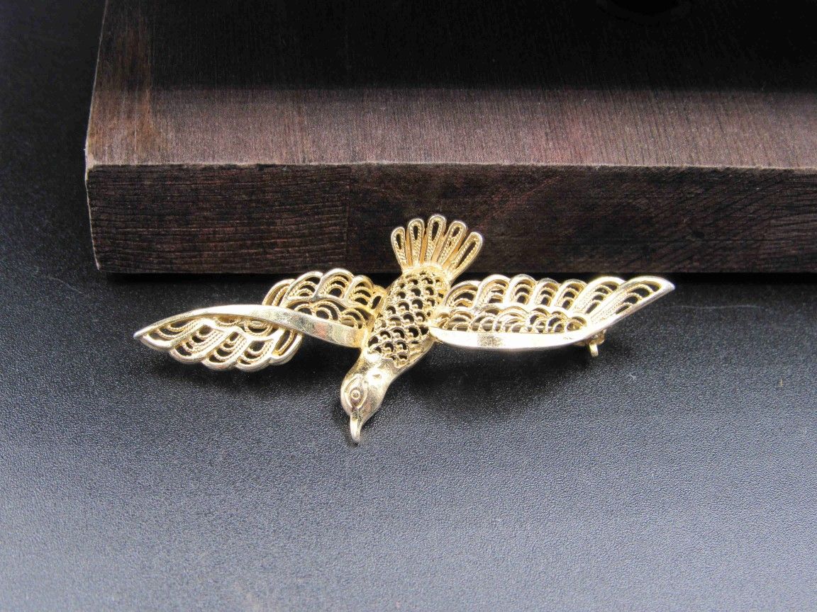 Sterling Silver Gold Plated Flying Bird Pin Brooch

