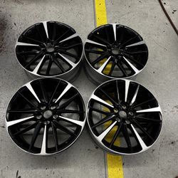 Camry Xse Wheels. 