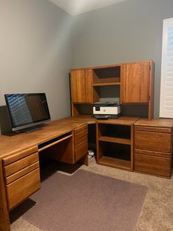 Solid Oak desk with return and hutch