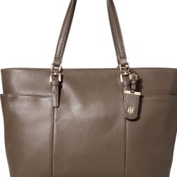 Tommy Hilfiger Women's Handbag Julia in Brown