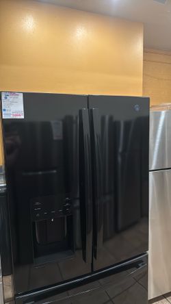 GE FRENCH DOOR REFRIGERATOR FREEZER BLACK