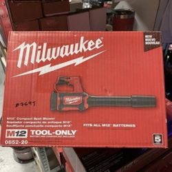 Milwaukee M12 Blower