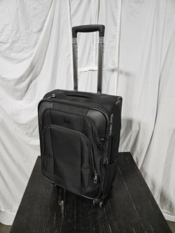 SwissGear Black Carry-On Spinner Suitcase