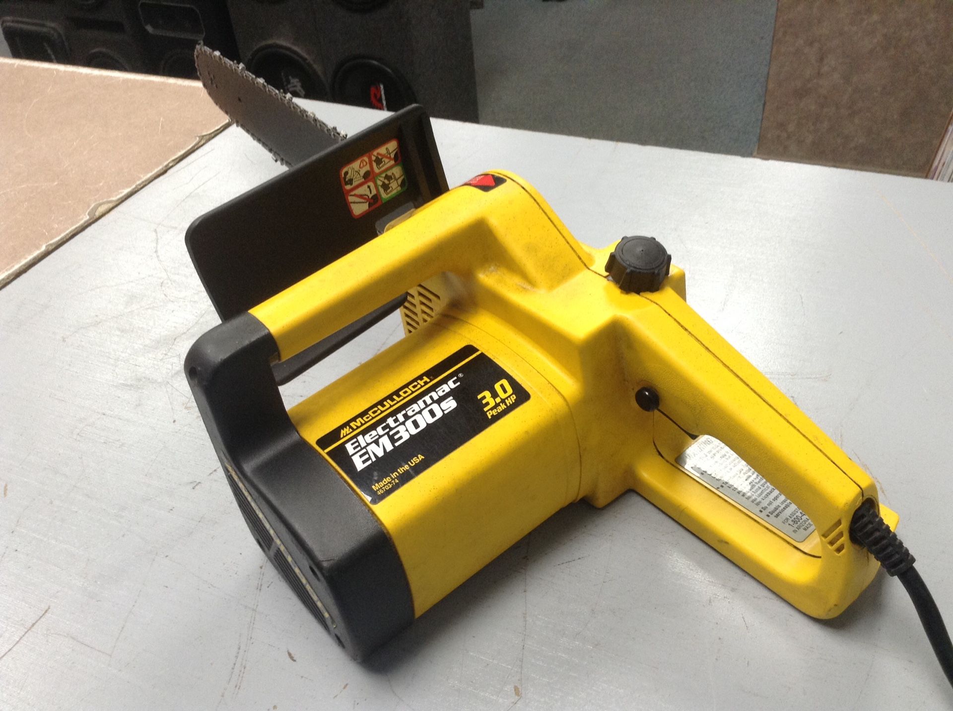 MCCULLOCH ELECTRAMAC EM300s 3.0 PEAK HP 4670374 CHAINSAW for Sale in
