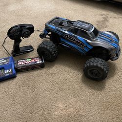 TraXx Maxx With Charger And 2 Batteries
