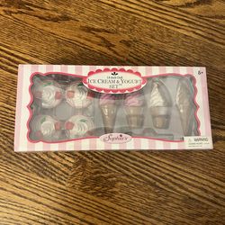 Sophia’s Ice Cream & Yogurt Set for 18” Dolls NIB