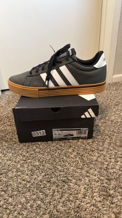 Adidas daily 4.0 Size 13 Men Brand new