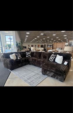 New 3pc Sectional