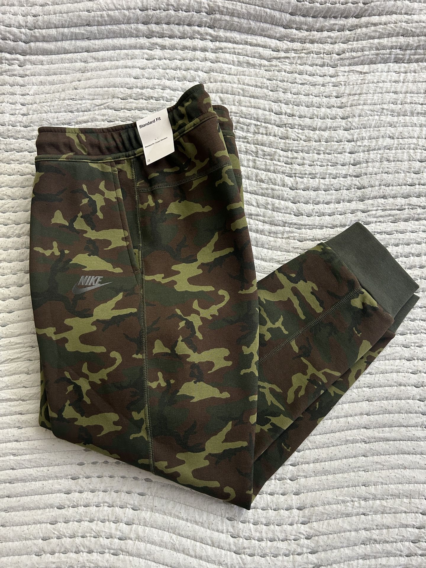 BOYS' NIKE TECH FLEECE CAMO JOGGER PANTS