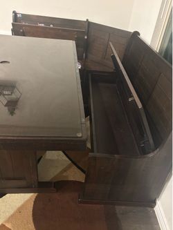 Mahogany and veneer dining table forsale