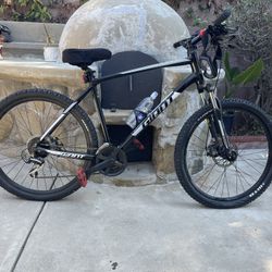 Giant ATX Mountain Bike 