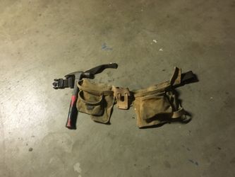 Tool belt with hammer