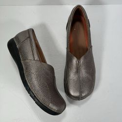 Clarks Un Loop Stride Pebble Metallic Leather Slip On Shoes Women's Size 9M