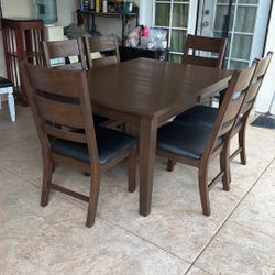 Dining Table And 6 Chairs 