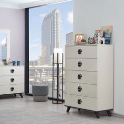 NEW CHEST CREAM OR PEARL WHITE GLOSSY
