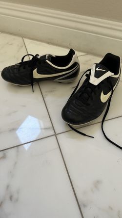 kids nike soccer shoes