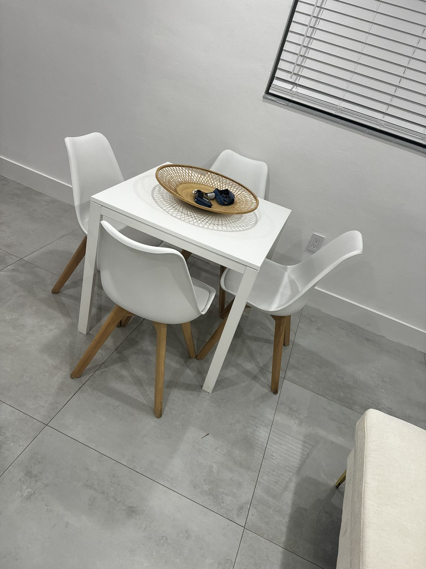 NEED GONE ASAP - Dinning Table + 4 chairs