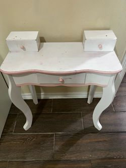 toddler girl vanity