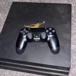 Regular Ps4 Everything Works Comes With Controller And Games Already On There 