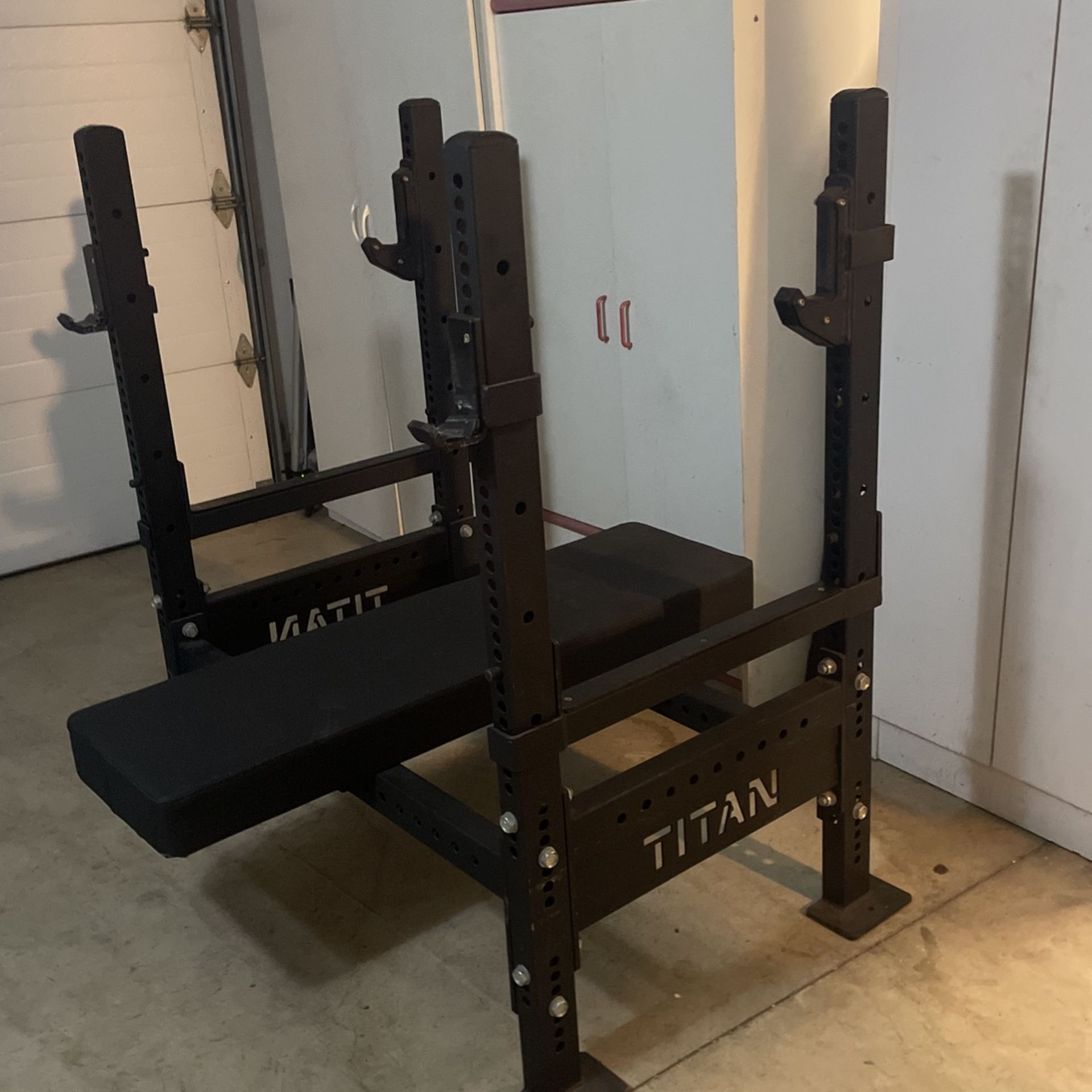 Bench Press Rack With FlipDown Safeties for Sale in Menifee, CA OfferUp
