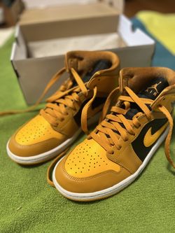 Air Jordan 1 Mid