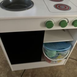 Play Kitchen 