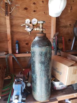 Nitogen Tank And Regulator 