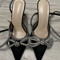 Gladiator Pointed Pumps, size 4.5/5 
