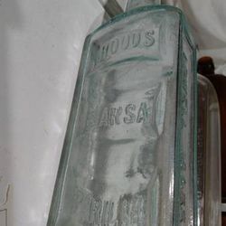 "HOOD'S SARSAPARILLA" Collectible Apothecaries Bottle