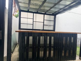 Large Custom Outdoor Bar – $250