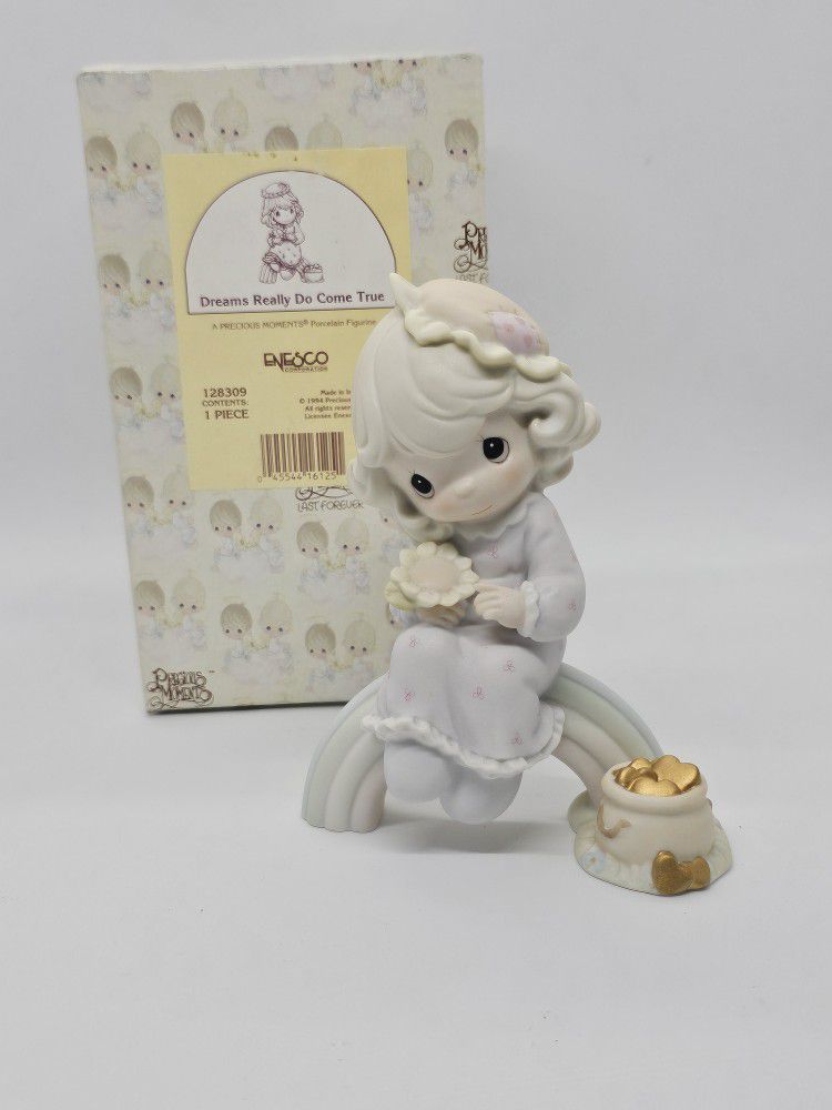 Precious Moments Dreams Really Do Come True Porcelain Girl Figurine 5" 1994 Doll

Excellent Pre-owned condition,  no flaws
Comes with original box 
19