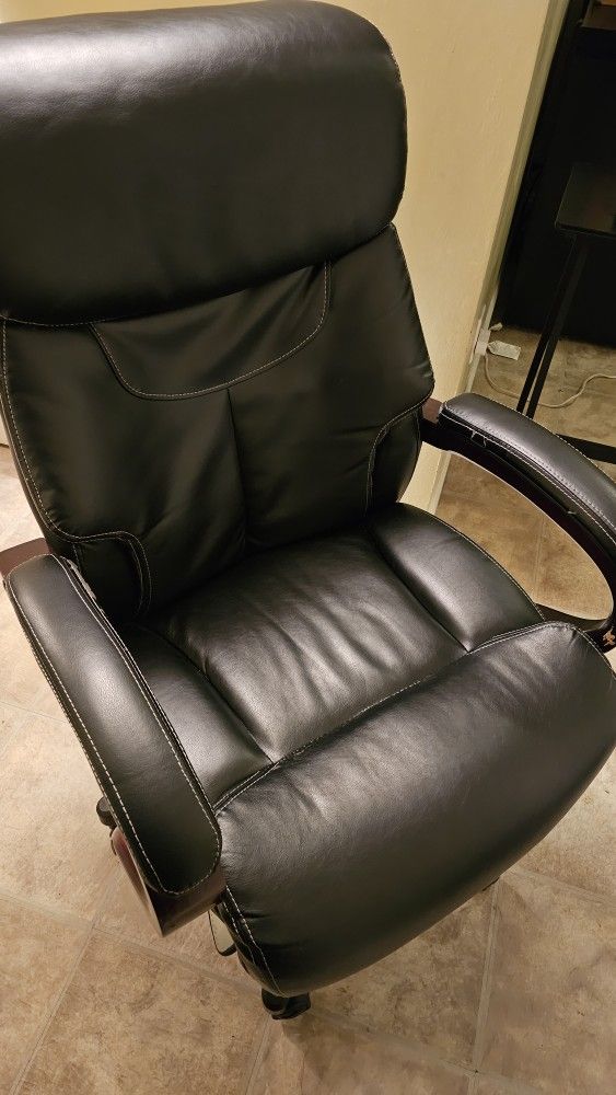 LaZBoy Bradley Bonded Leather Executive
Chair | Black