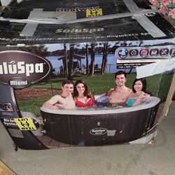 Inflatable Hot Tub With Pump 