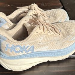 HOKA One Clifton 9 Women’s Shoe - Size7