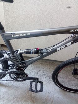 GT I DRIVE  3.0  MOUNTAIN BIKE