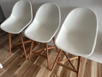 3 pieces bar stools chairs off white beige excellent 26 inches standard height