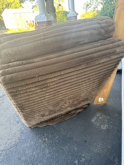 Brand New Chaise Lounge