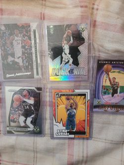Giannis Antetokounmpo Cards Lot