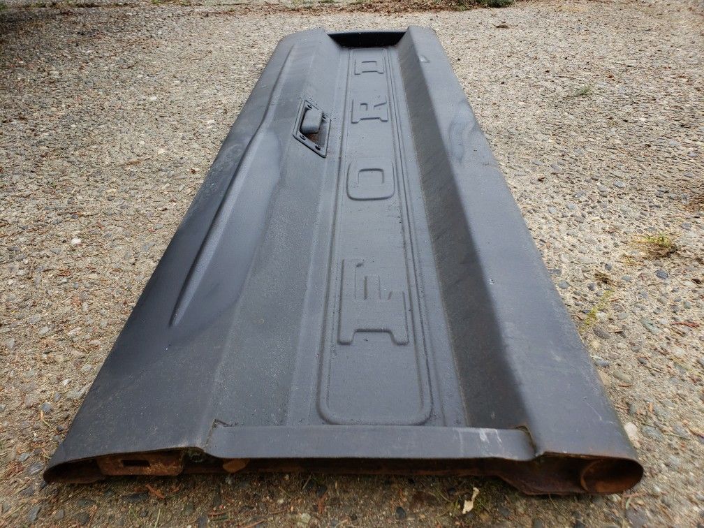 1967, 1968, 1969, 1970, 1971, 1972 Ford F100/F250/F350 Truck Tailgate