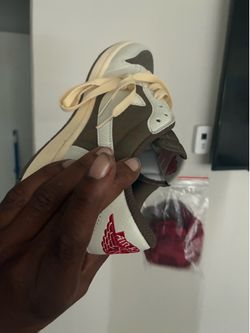Travis Scott 1s