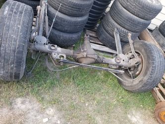 2005 GMC YUKON DENALI 6 lug Rear-end
