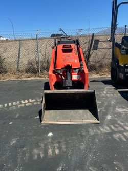 SKID STEER (R.E.N.T) $220 per day!!📍Ontario