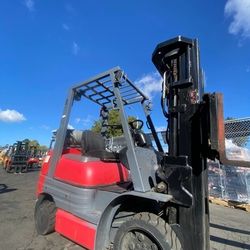 Well Maintained Toyota forklift 
5,500 lb , 4 stage 
$8,900