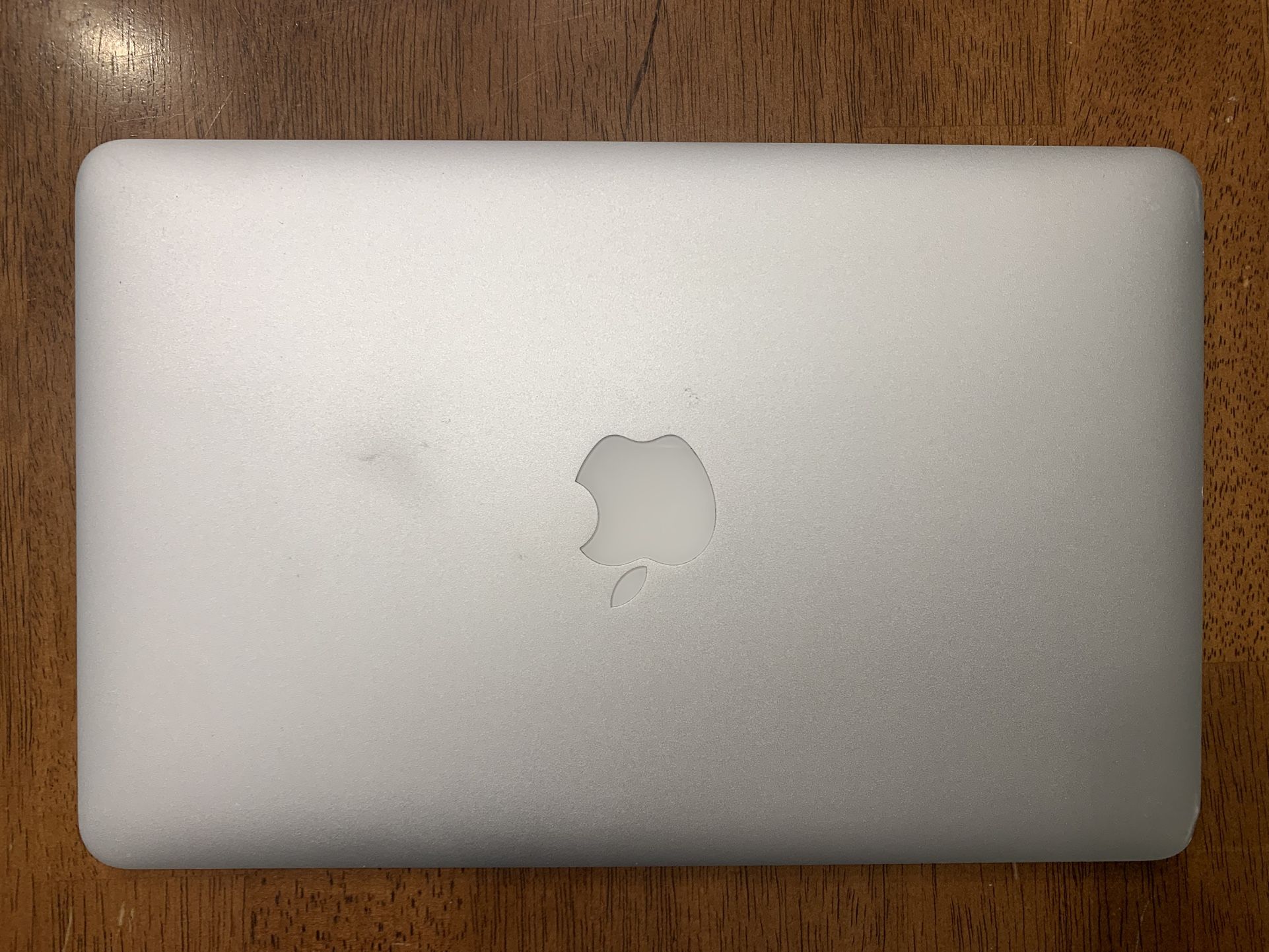 Apple MacBook Air 2015 11” macOS Monterey!