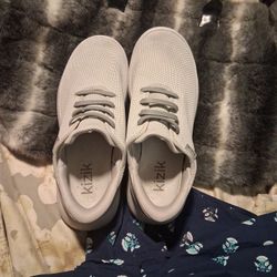 Kizik M 8.5/ W 10 WIDE