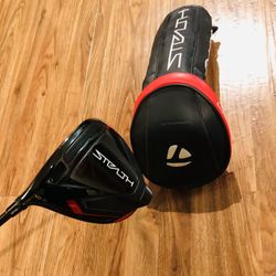 LH Taylormade Stealth Driver with Headcover. In mint New Condition